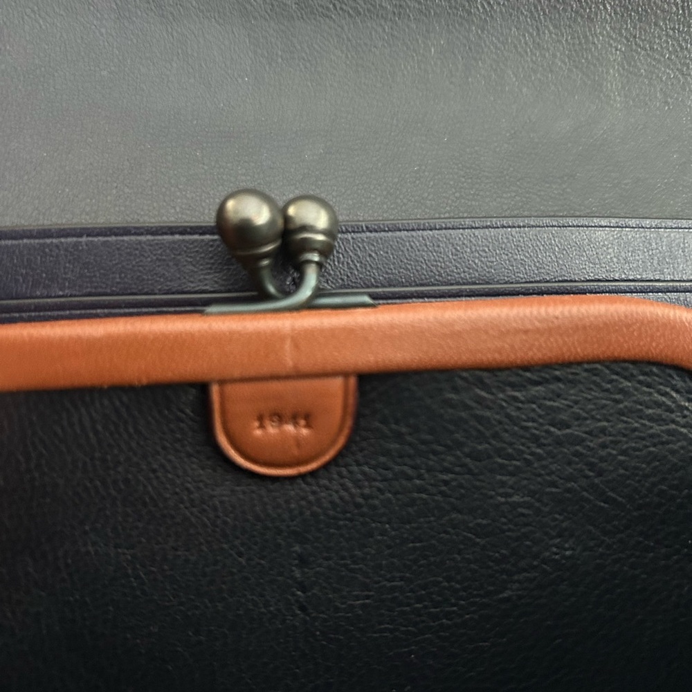 Coach Olive Green Leather Turnlock Wallet*Price Firm* - Picture 5 of 7